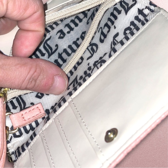 ‼️SOLD‼️🌼Juicy Couture Hearts & Soul Forget Me Not Wallet, Pink - Picture 4 of 4